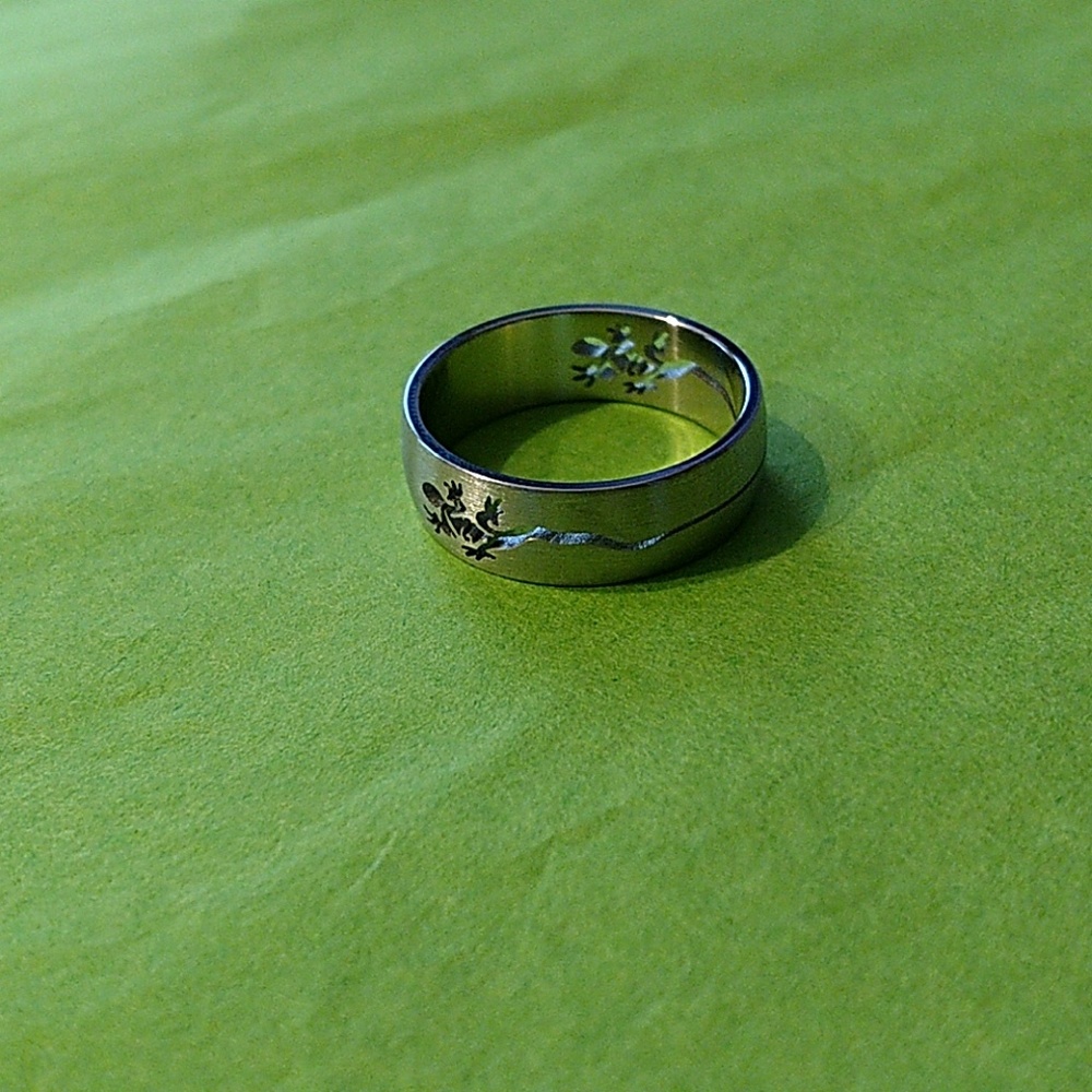 MEN'S SZ 9 GECKO CUTOUT RING
