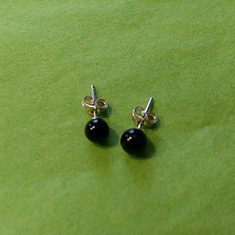 EARRINGS WITH GENUINE ONYX