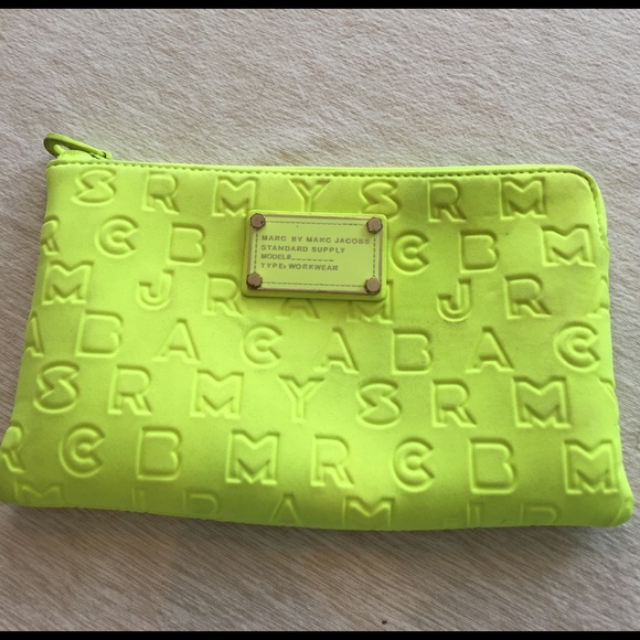 Marc Jacobs cosmetic case - Picture 2 of 9