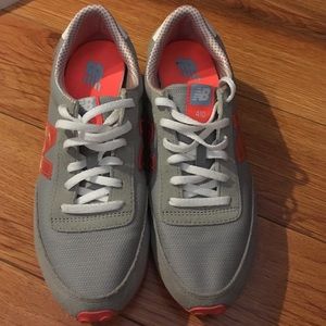 New Balance 410 neon Orange/Gray, sneakers, sz 10