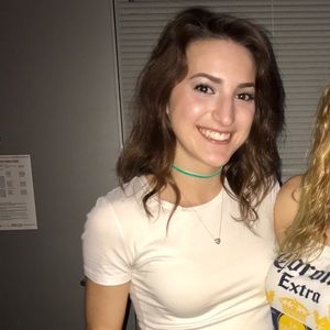 Meet your Posher, Claudia