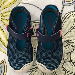 Plae Mary Jane sneakers GUC size 10