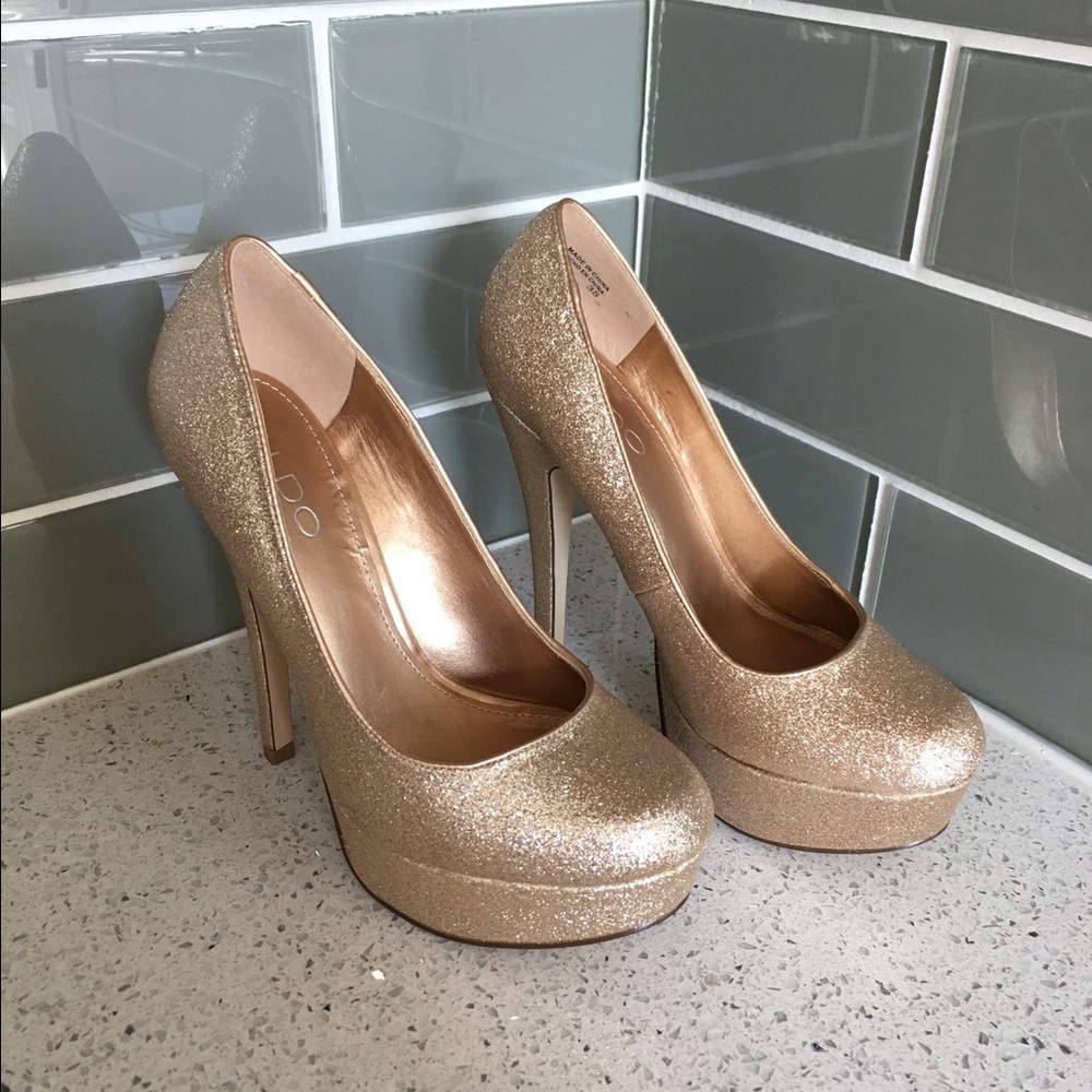 Aldo gold size 5 worn once