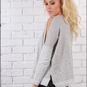 Host Pick ✨ Distressed Cold Shoulder Top