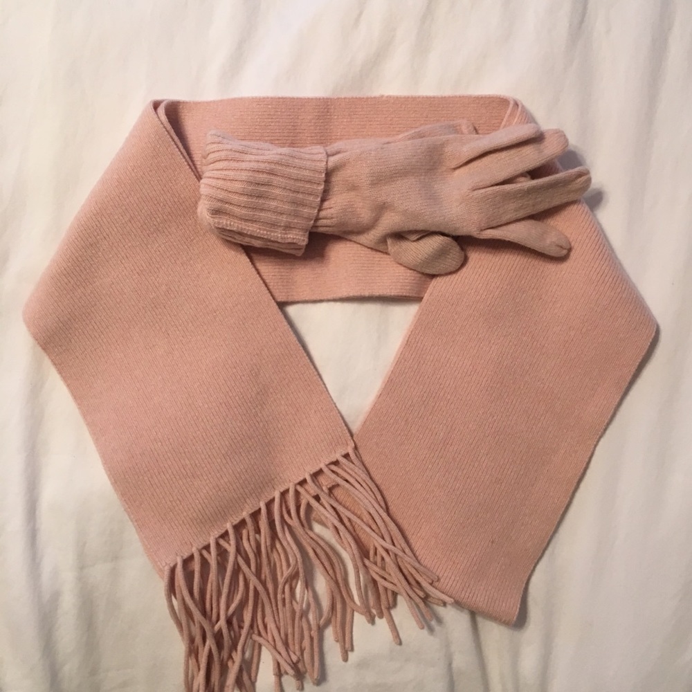 Ann Taylor Loft matching wool scarf/gloves