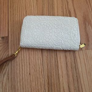 BRAND NEW white lace tech case/wallet