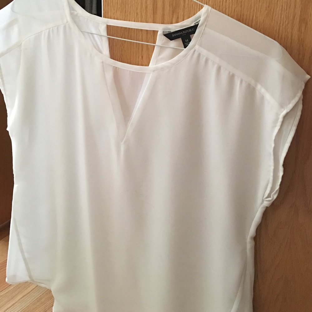 Like new white Banana Republic blouse