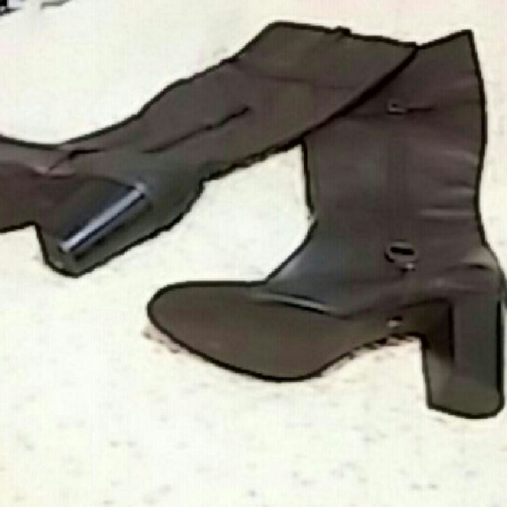 Boots - Picture 2 of 2