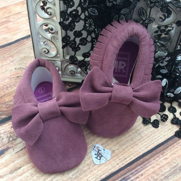 🦋CLEARANCE Baby Girl Suede Fringe Bow Moccasins - Picture 2 of 4
