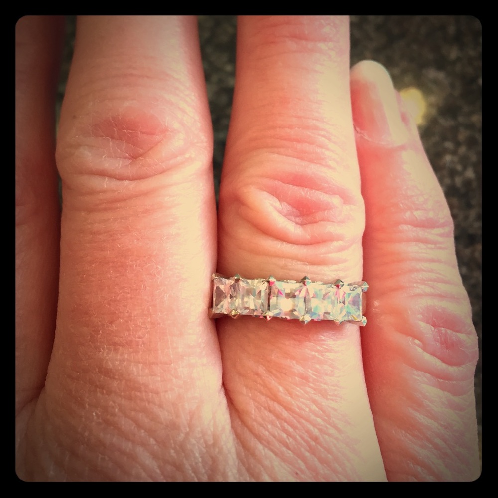 White gold ring with square crystals