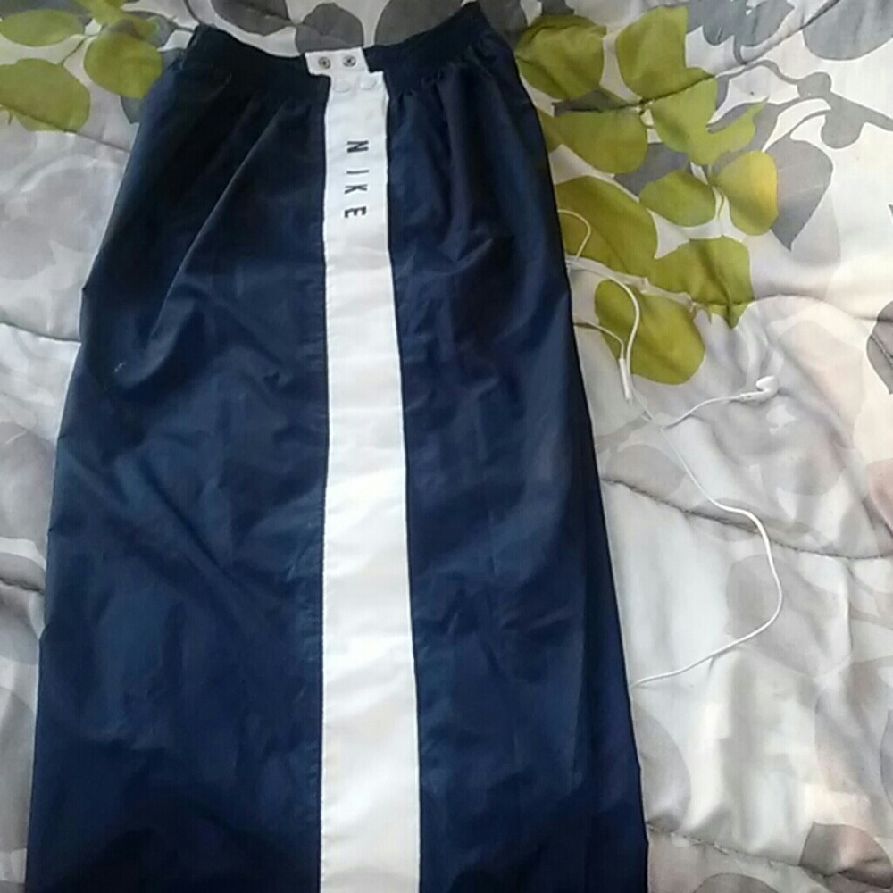 Nike wind breakers snap up