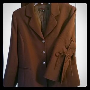 ANNE KLEIN skirt SUIT with laced up Sleeve detail