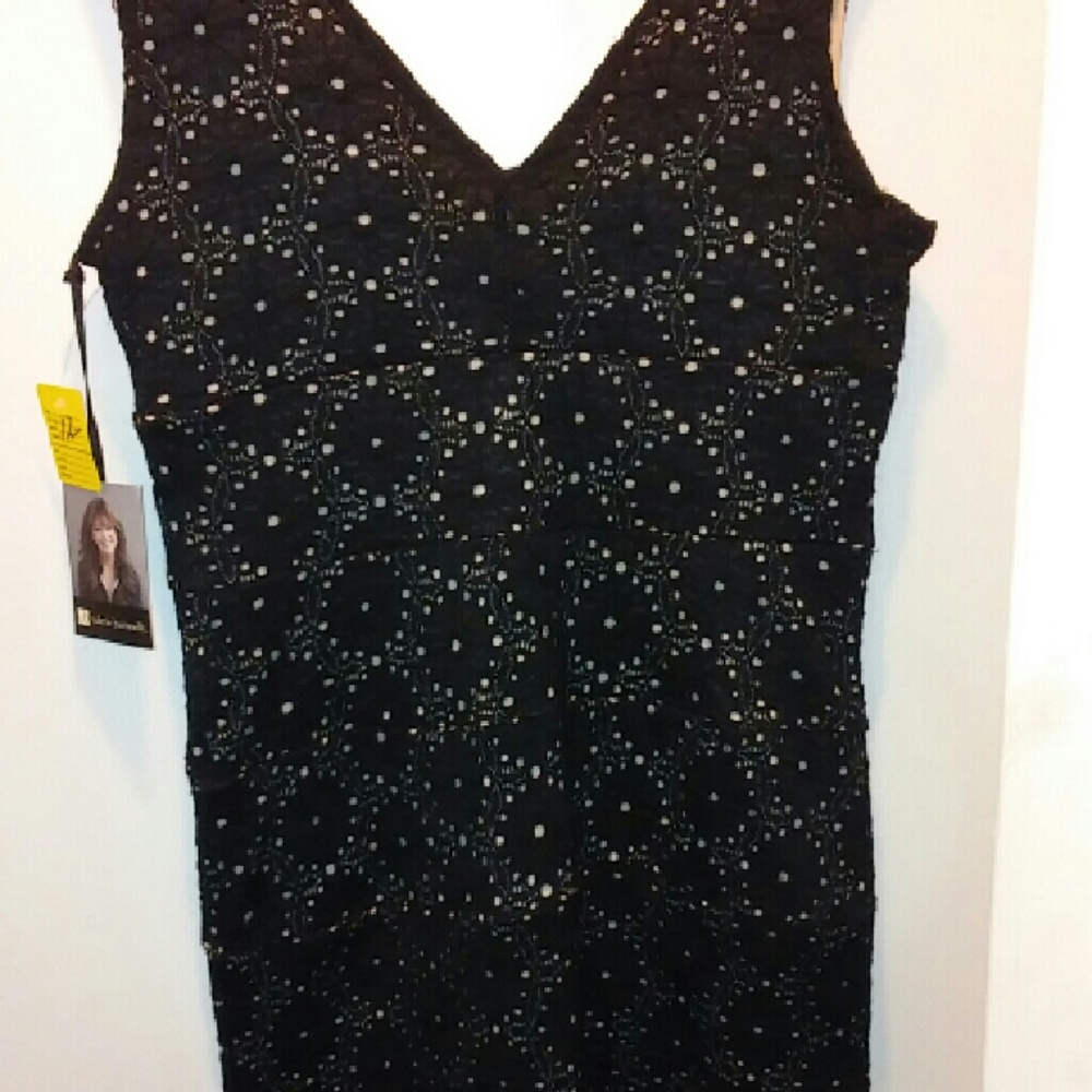 Dress - Picture 2 of 4