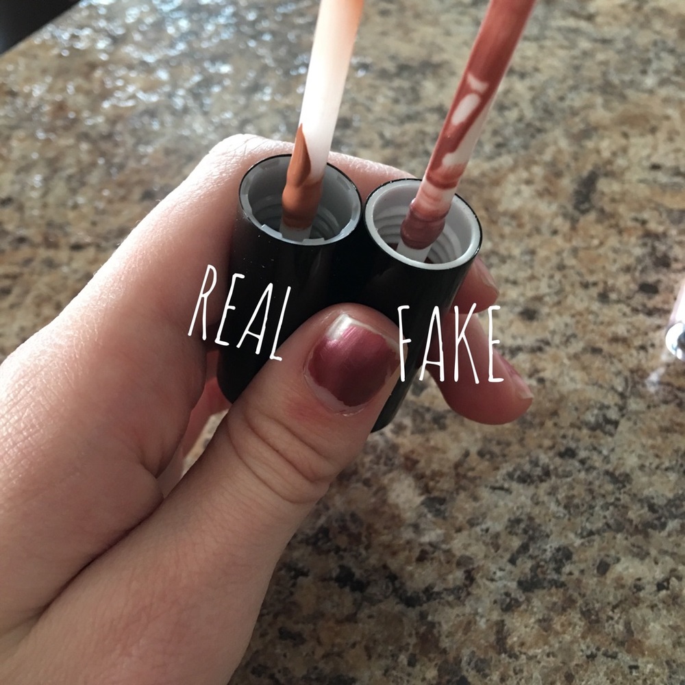 How to spot a FAKE! ❤ - Picture 3 of 4