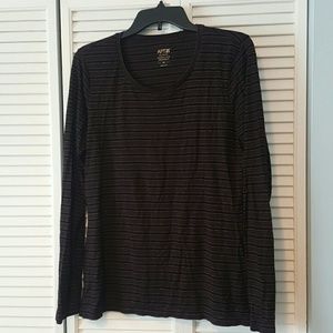 Long sleeve crew neck