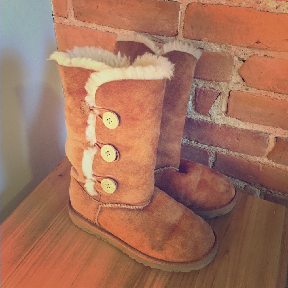 UGG Girls' Bailey Button Triplet