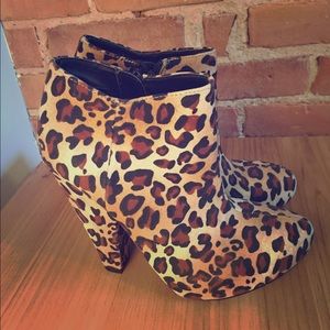 G by Guess leopard print booties