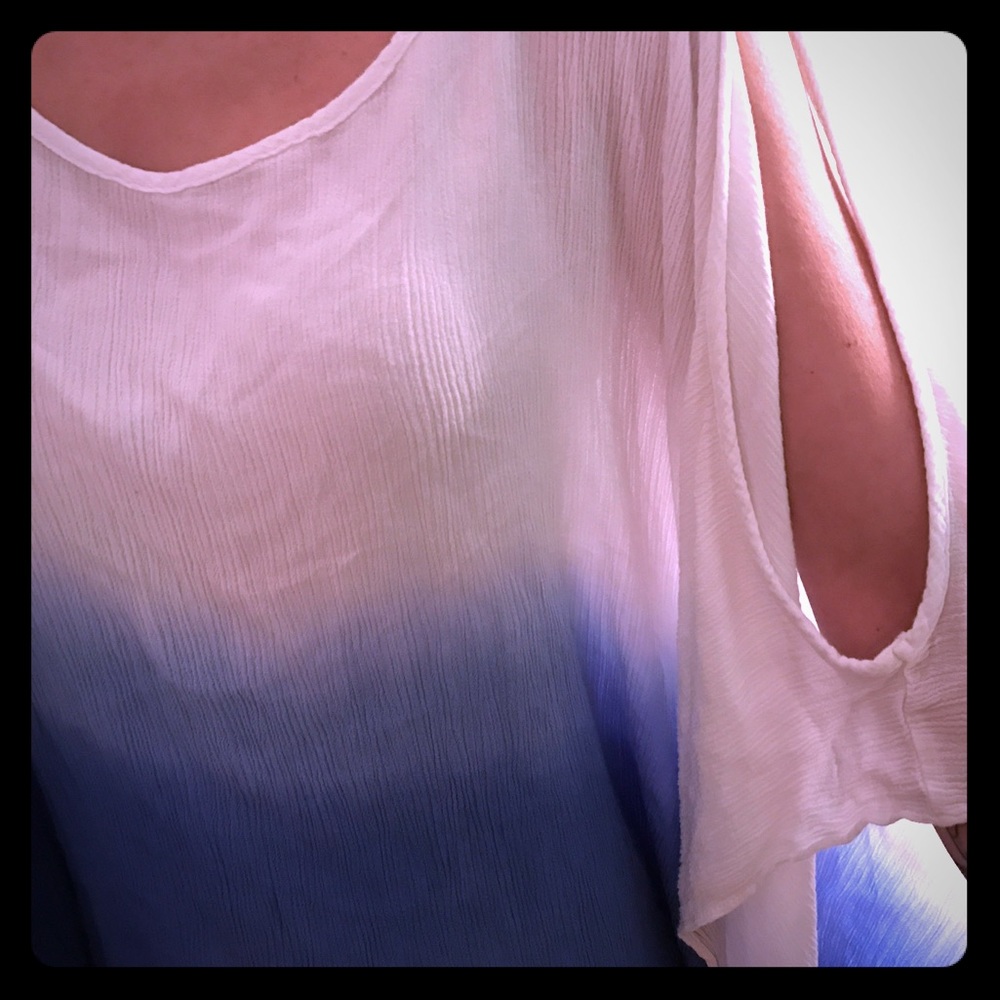 3 for $25 Beautiful ombré top. Size small. Nwot