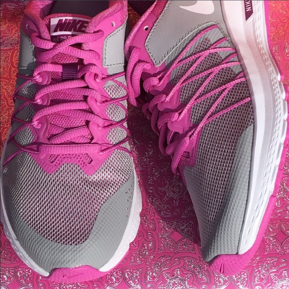 Nike Women's Air Relentless - Picture 6 of 7