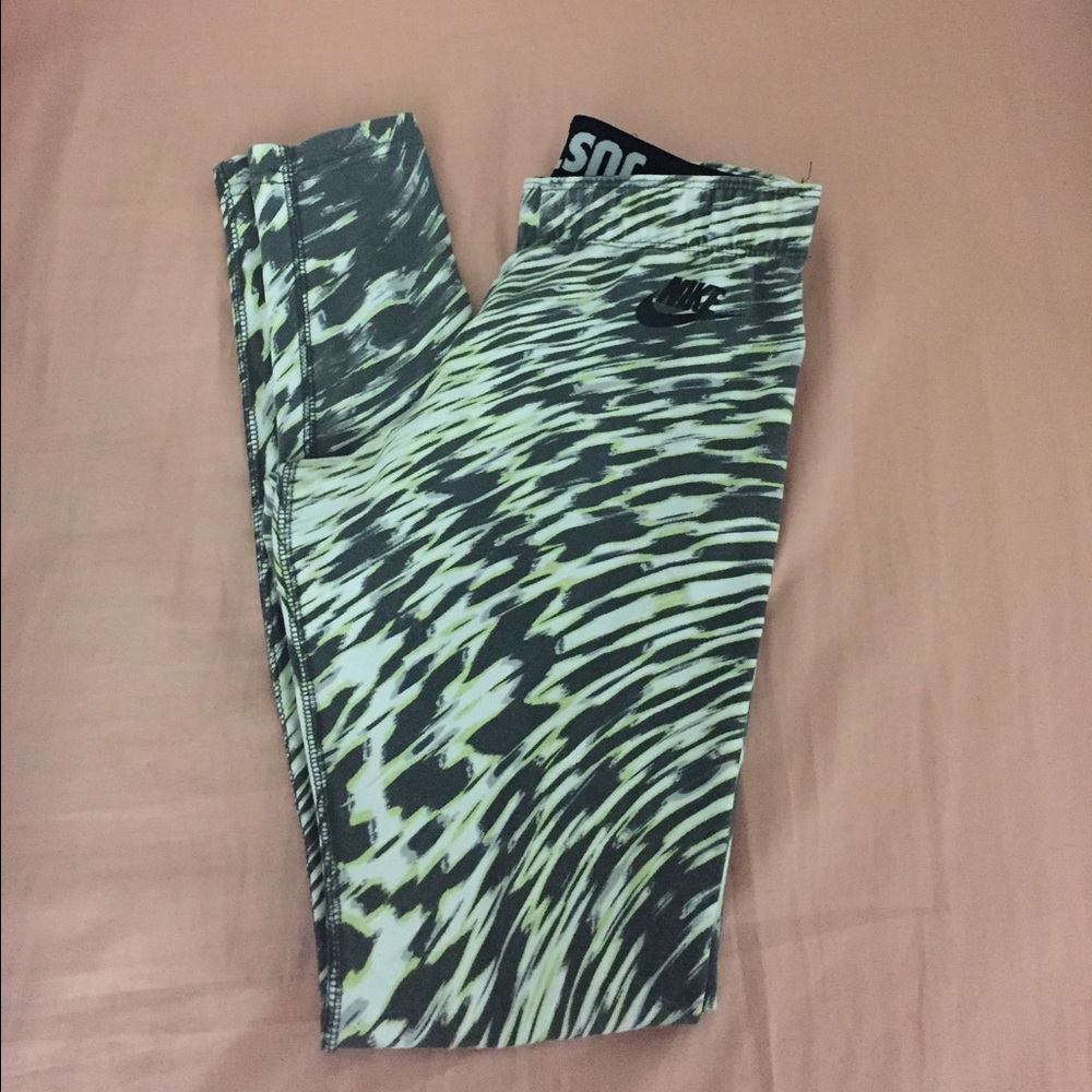 XS Nike Leggings