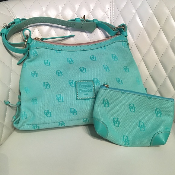 Dooney & Bourke Handbags - ⬇️Dooney & Bourke purse set