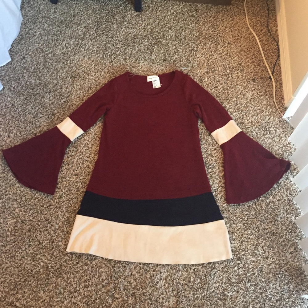 NWT flare sleeve mini dress maroon/deep red navy