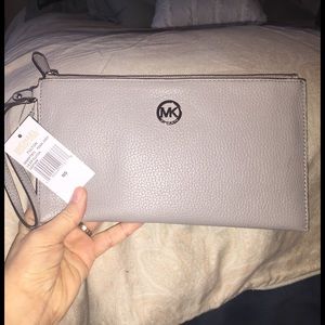 MK clutch