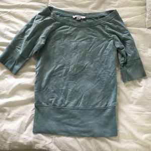 Blue fitted sweatshirt