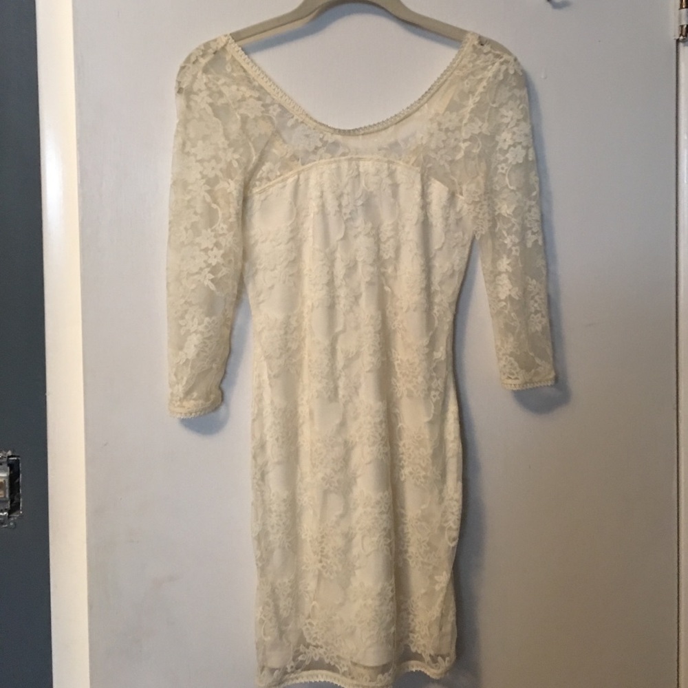 Bodycon lace dress