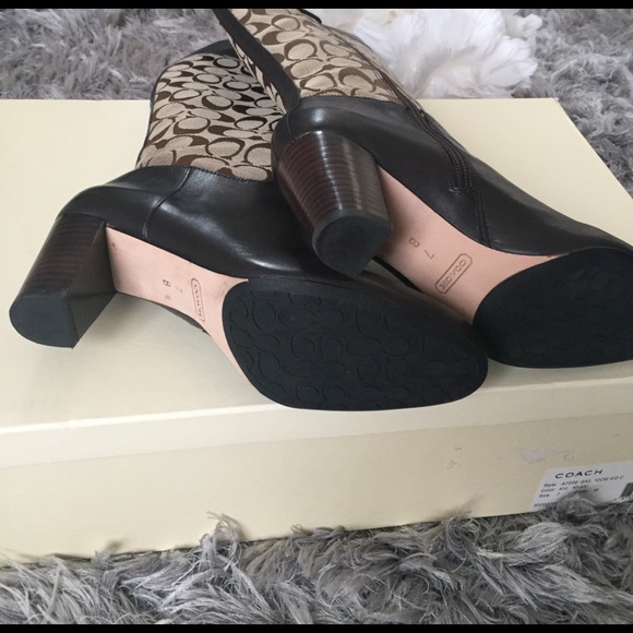 Brand NEW COACH boots 7 brown leather khaki shoes - Picture 4 of 8