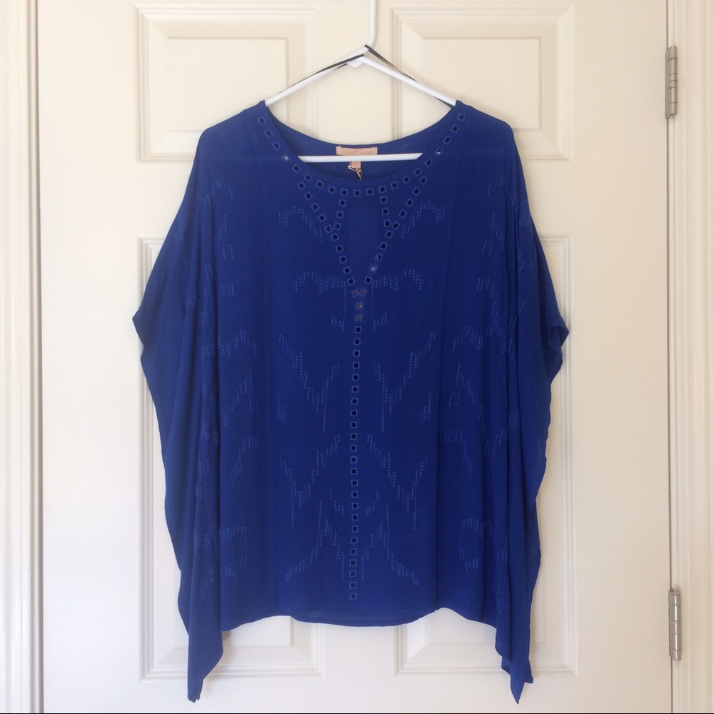 Long flowy top!