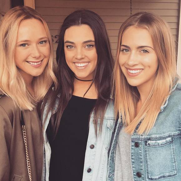 Meet your Posher, Caroline - Picture 1 of 1