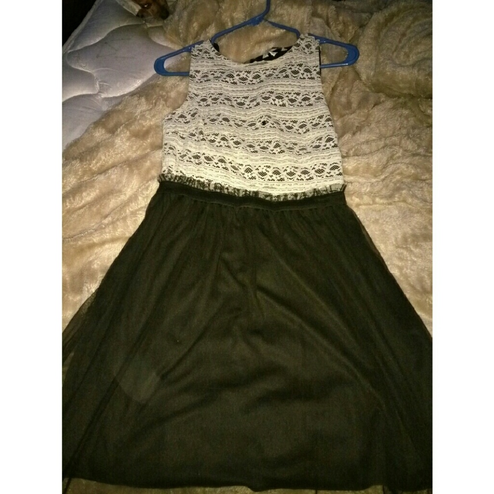 Cute party dress, only worn once.