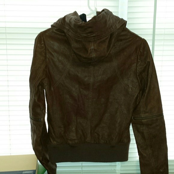Danier leather bomber jacket NWOT - Picture 3 of 4
