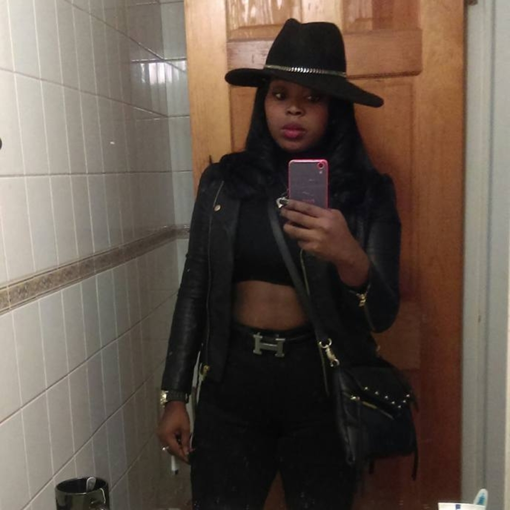 Meet your Posher, Thebabe