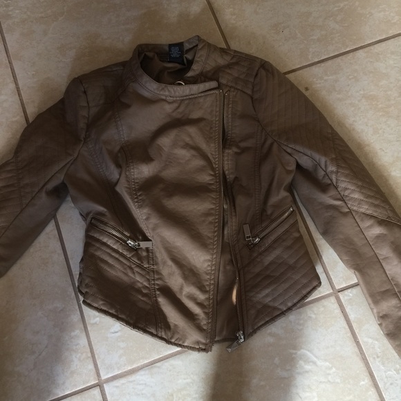 Leather jacket - Picture 2 of 5