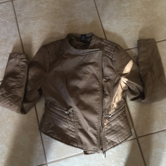 Leather jacket - Picture 3 of 5