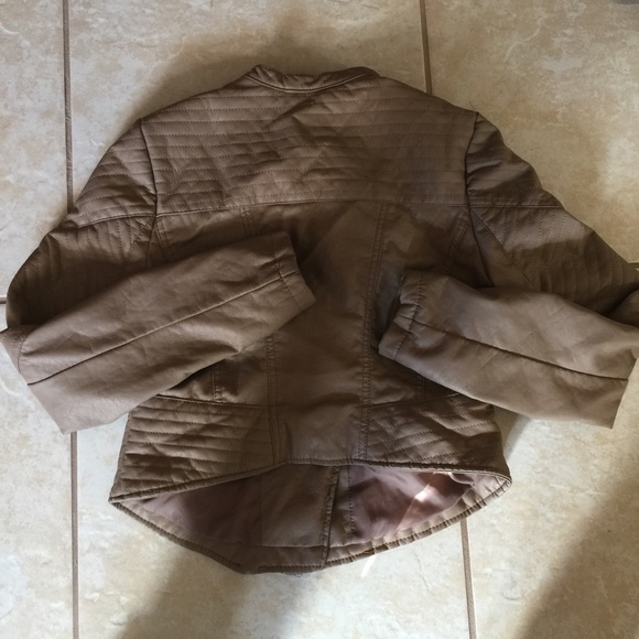 Leather jacket - Picture 4 of 5