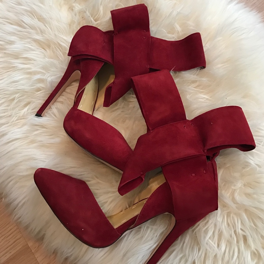 Aminah Abdul Jillil Bow Pump