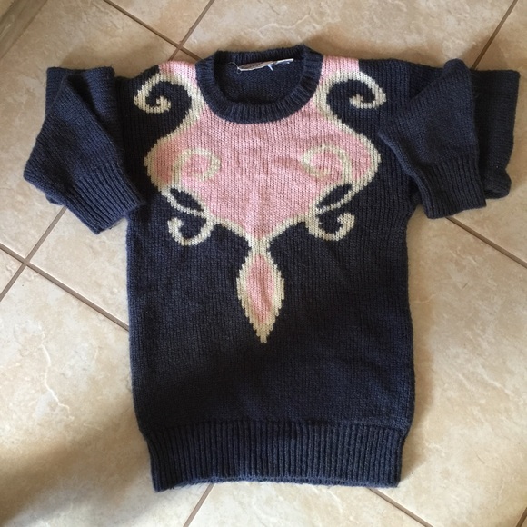 Sweater - Picture 1 of 4