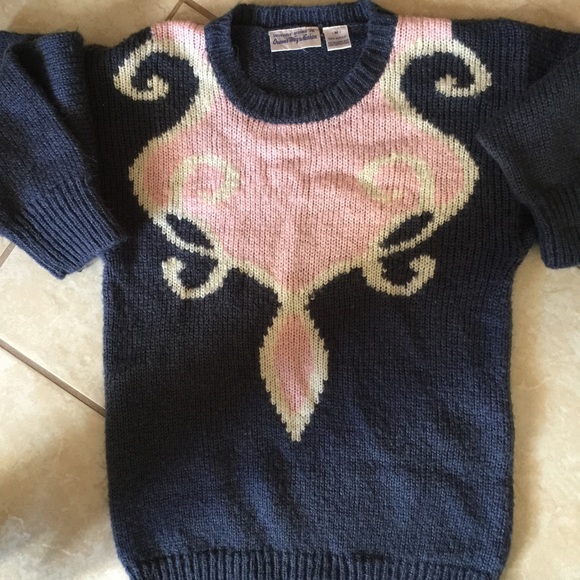 Sweater - Picture 4 of 4