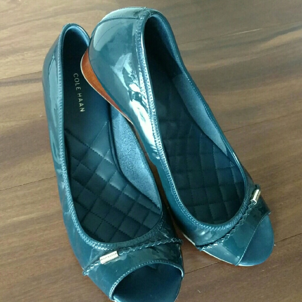 Cole Haan Tali peep toe wedge never worn