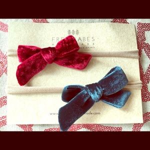 Free Babes Velvet Bows