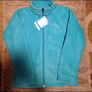 ✨Brand new kids Columbia sweater!✨