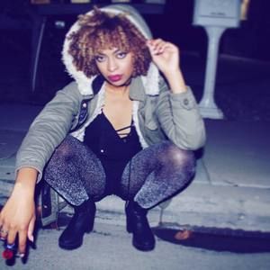 Meet your Posher, Angelique