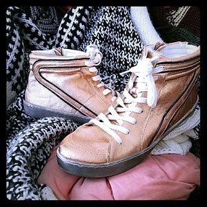 Matisse bronze hightop trainer