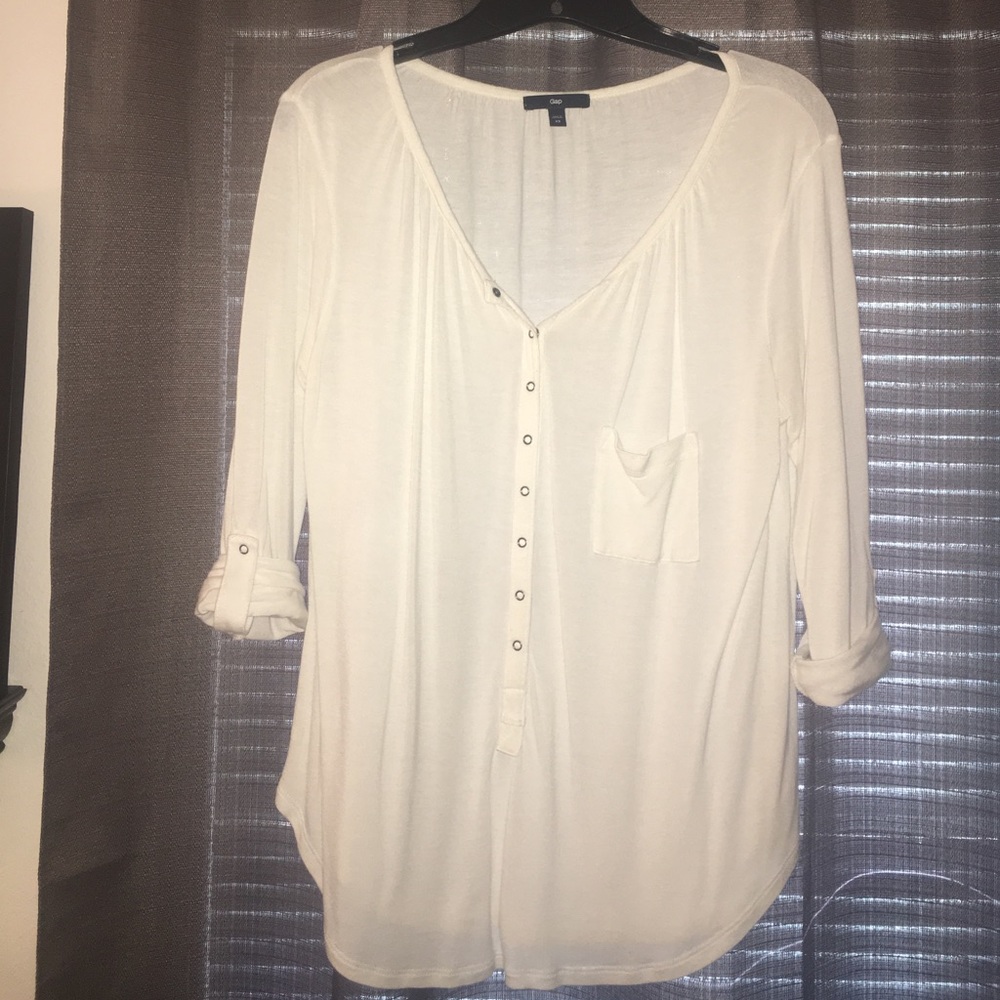 GAP White Top with Snaps
