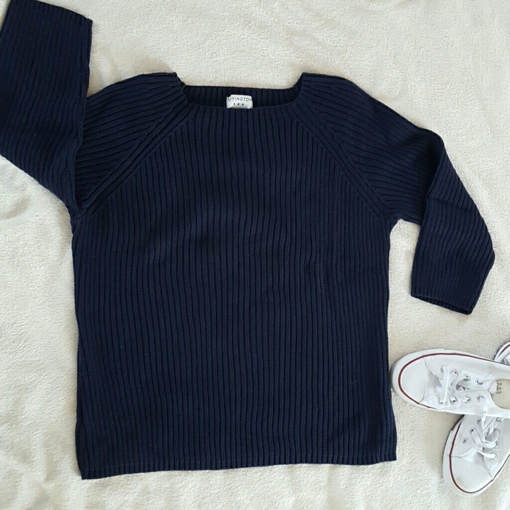 Navy blue sweater with 3/4 length sleeves