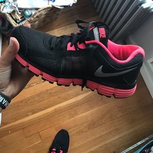 Nike Dual Fusion ST2