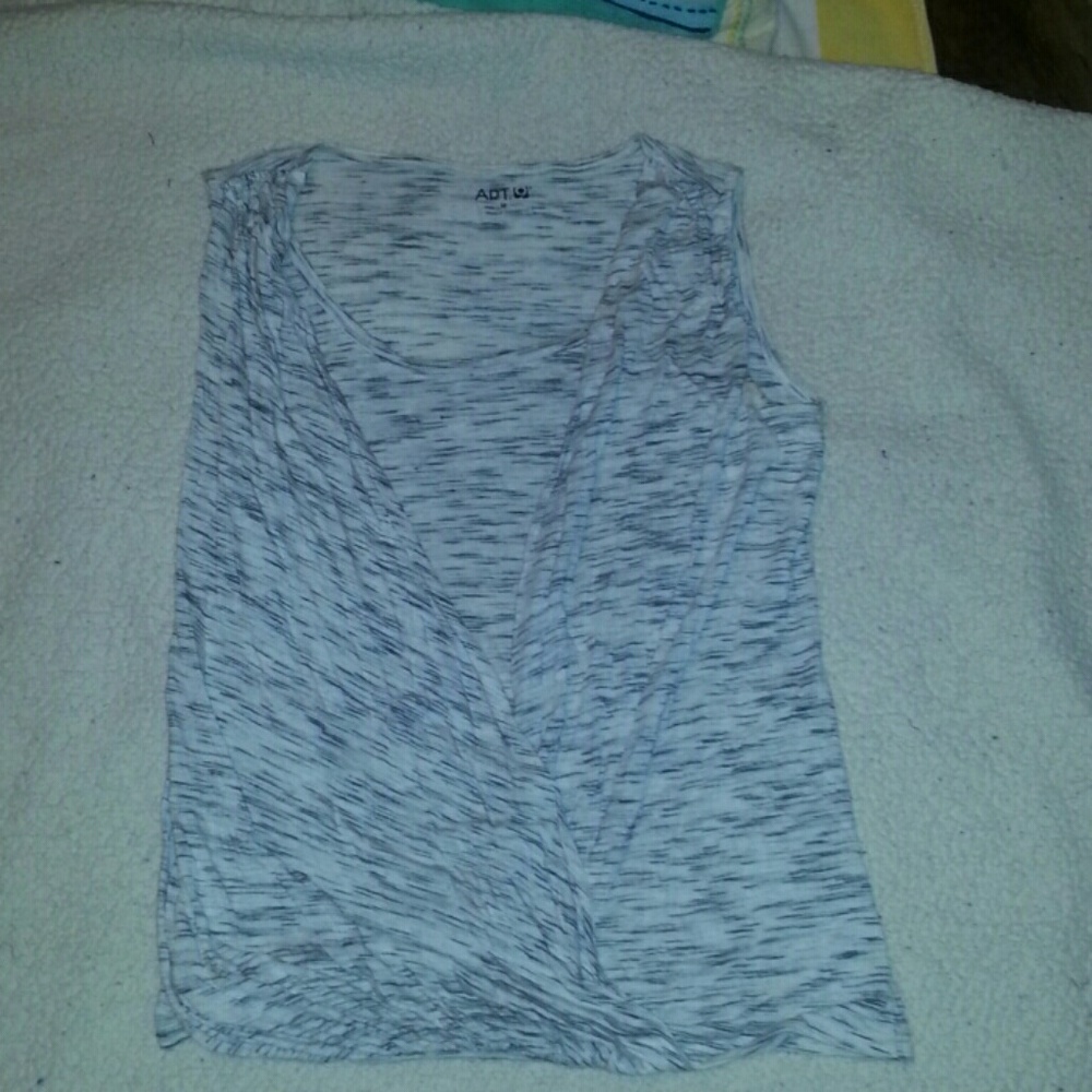 Sleeveless Crossover Drape Top sz M